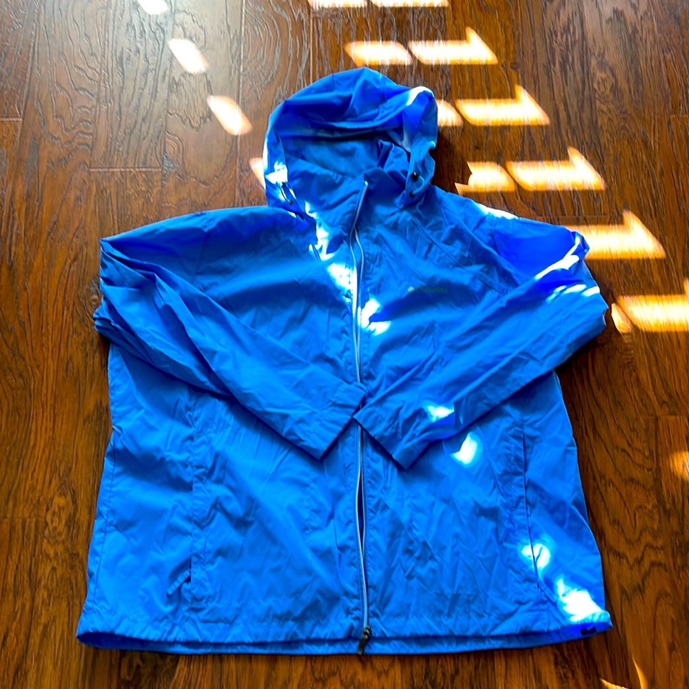 Columbia Rain Jacket with Hood (105)